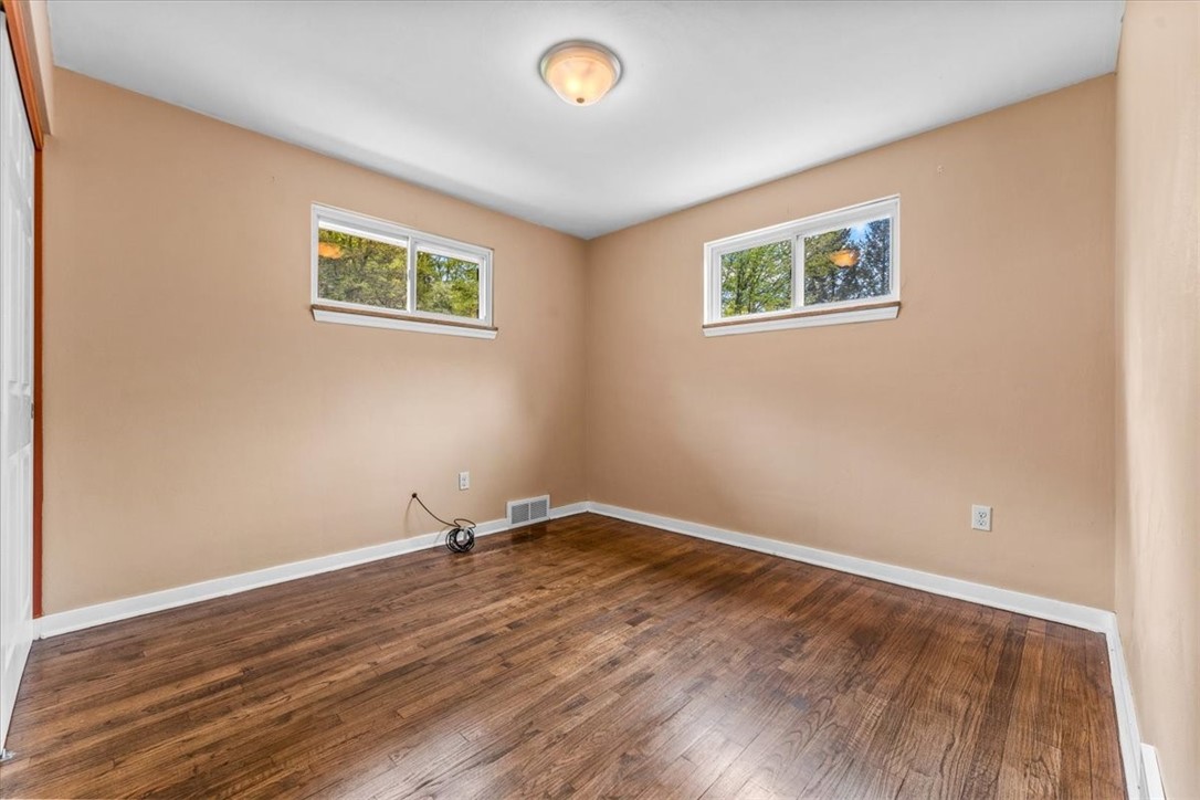 1433 Lakeside Drive