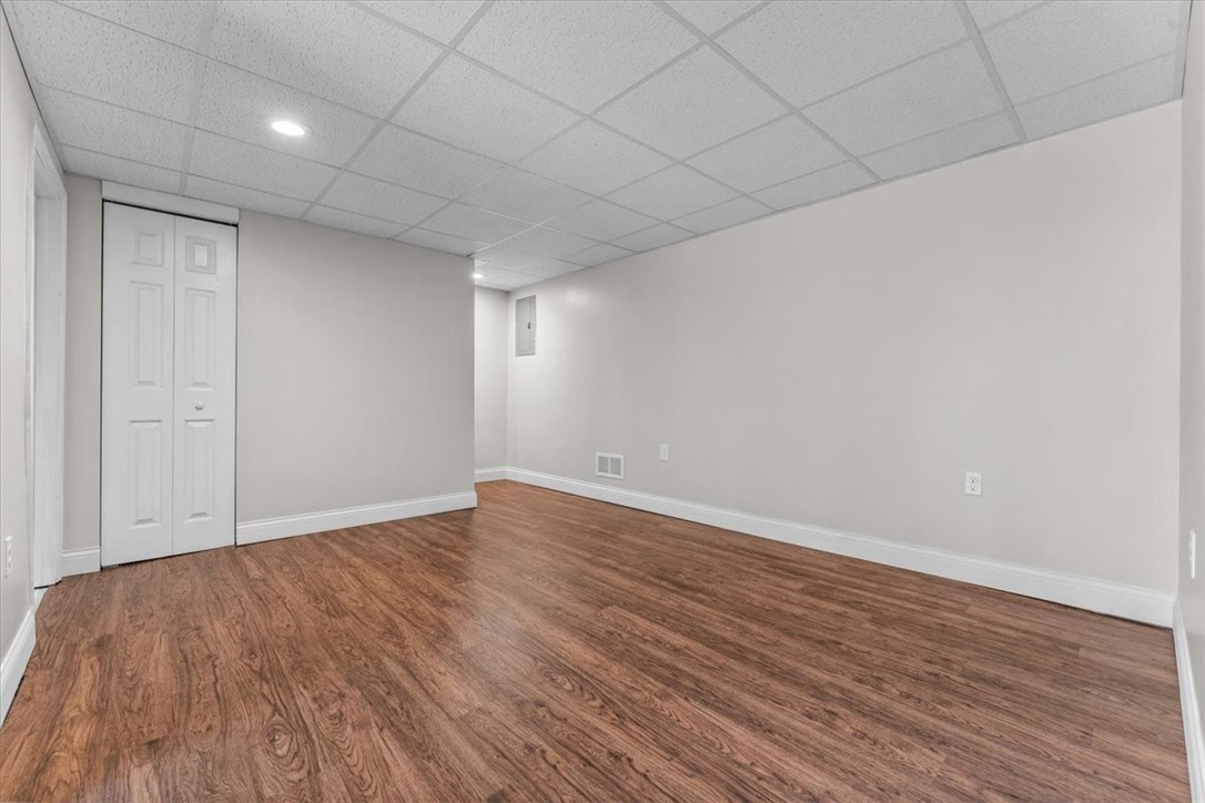 1433 Lakeside Drive