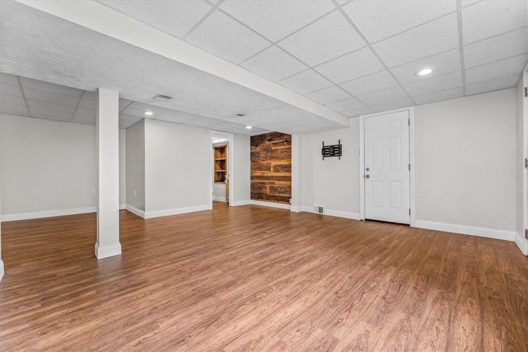 1433 Lakeside Drive