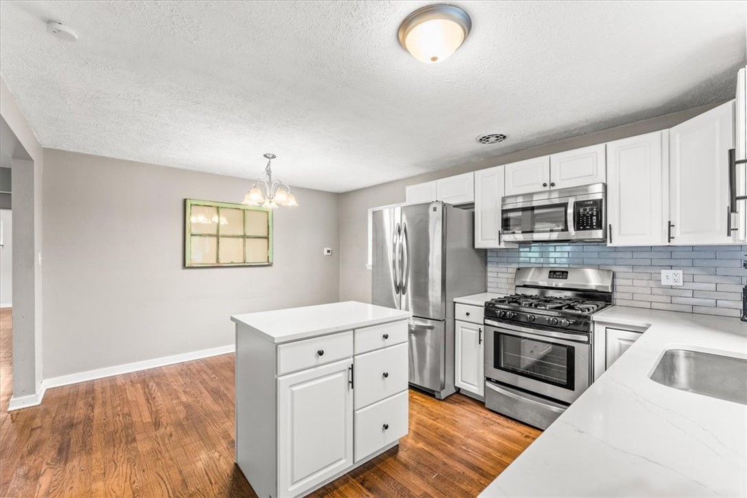 1433 Lakeside Drive