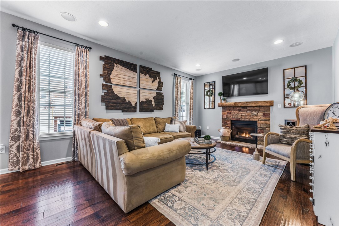 3010 Falcon Drive