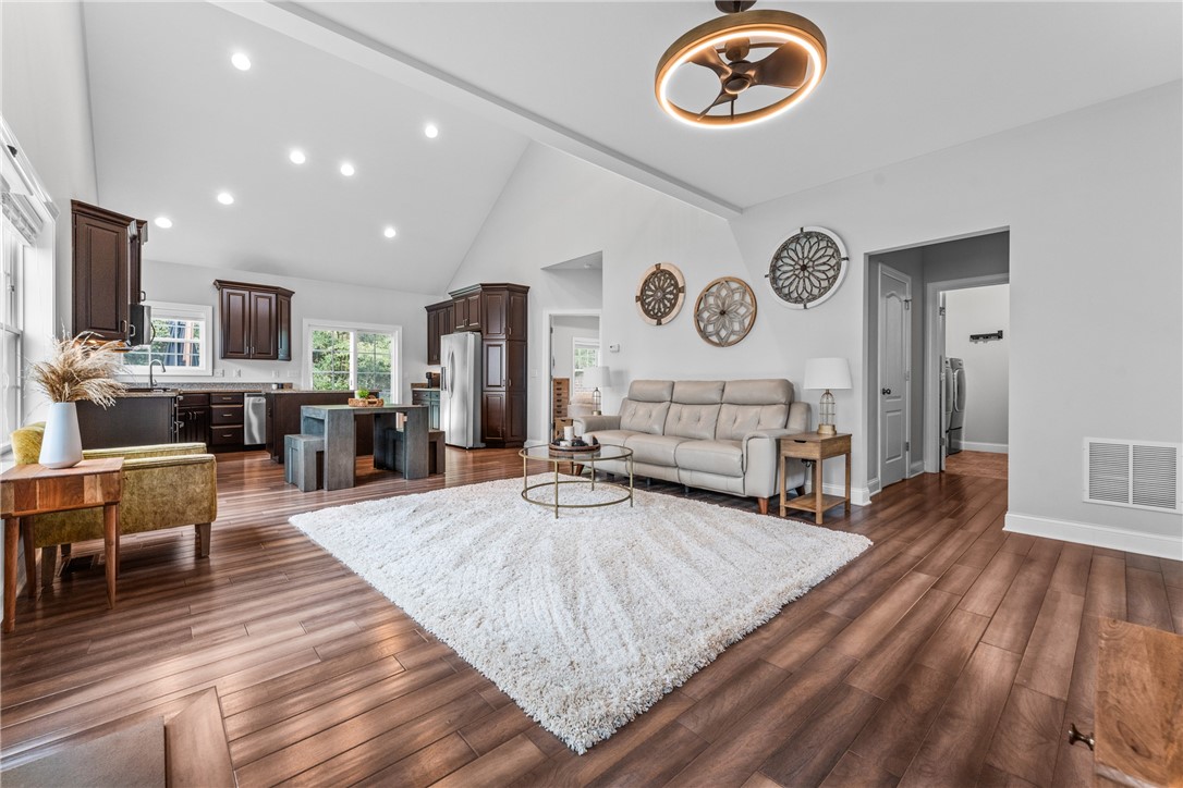 215 Bentbrook Circle