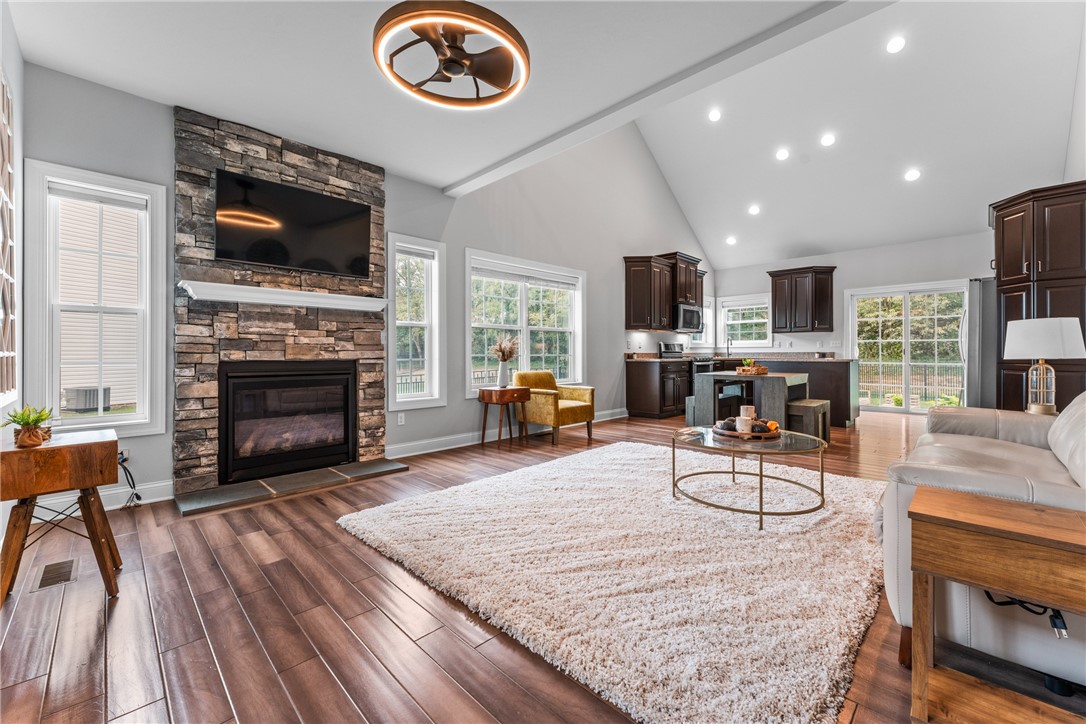 215 Bentbrook Circle