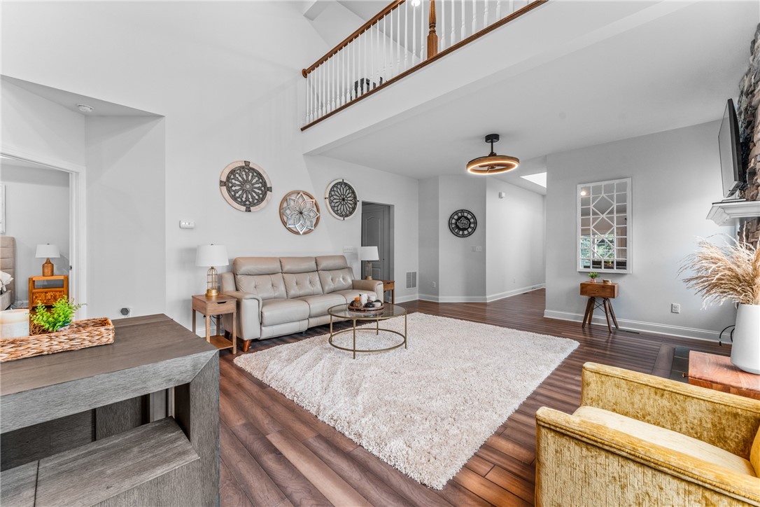 215 Bentbrook Circle