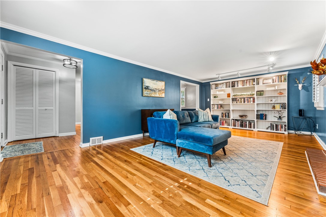 2408 E Springwood Drive