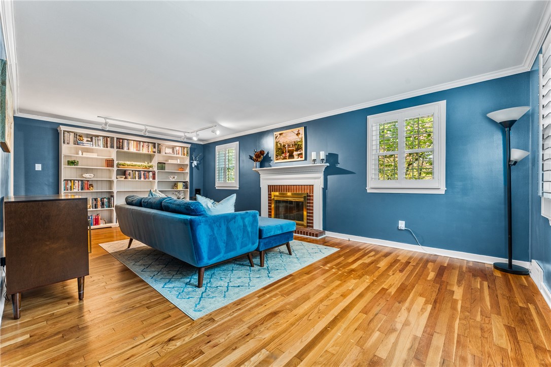2408 E Springwood Drive
