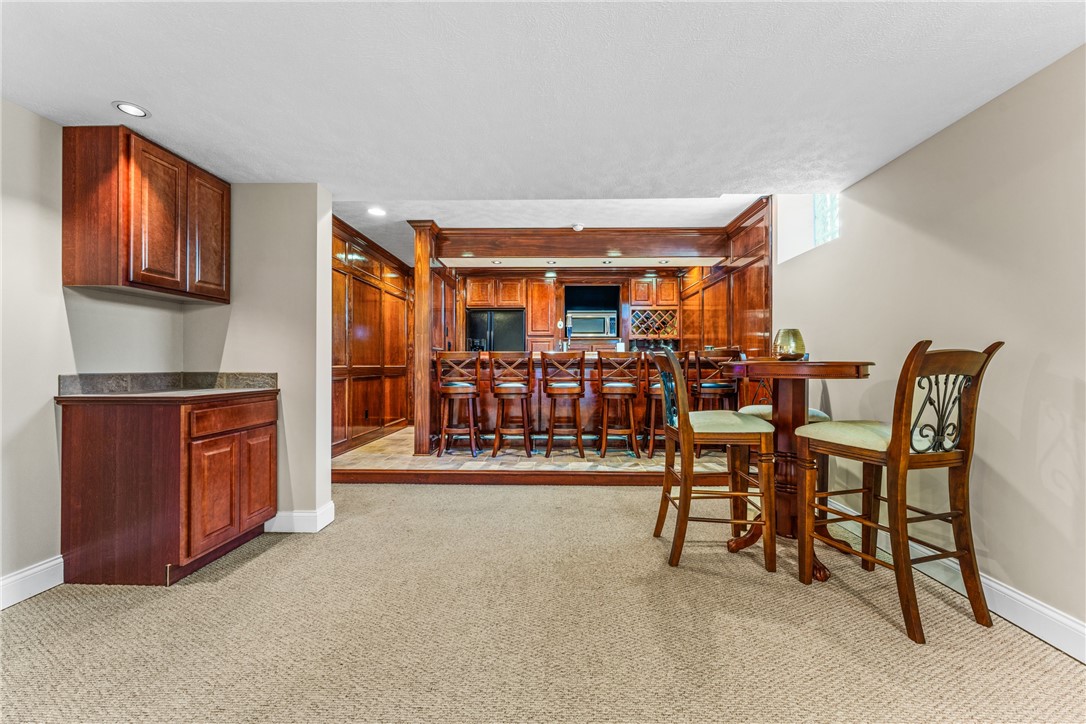 714 Lake Louise Ct