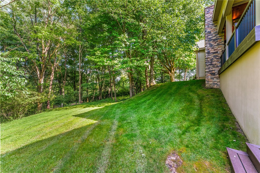 714 Lake Louise Ct