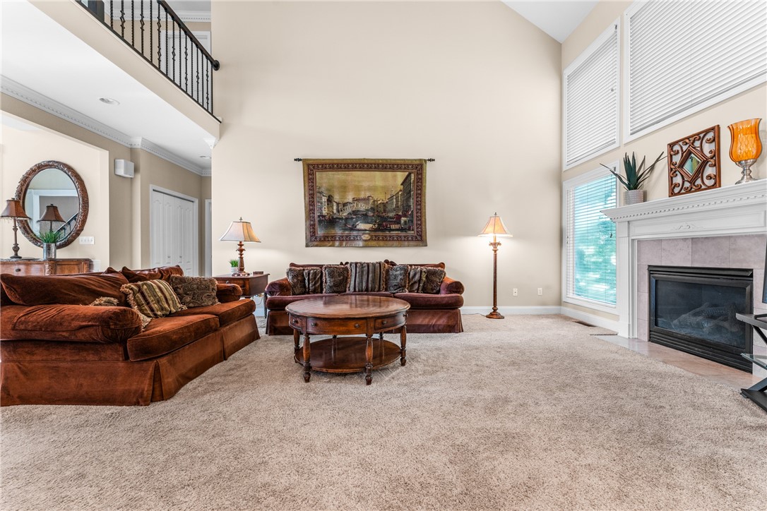 714 Lake Louise Ct