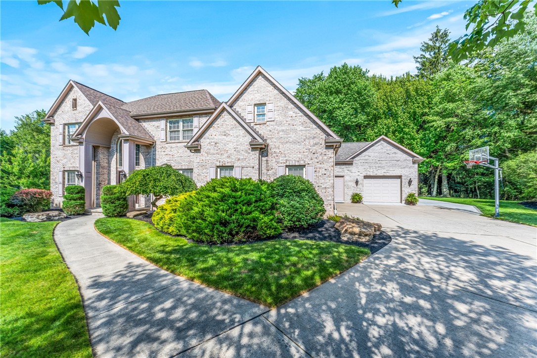 714 Lake Louise Ct