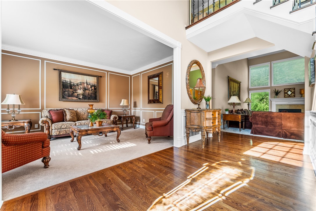 714 Lake Louise Ct
