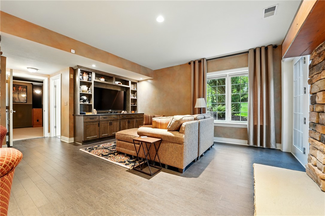 112 Mirage Drive