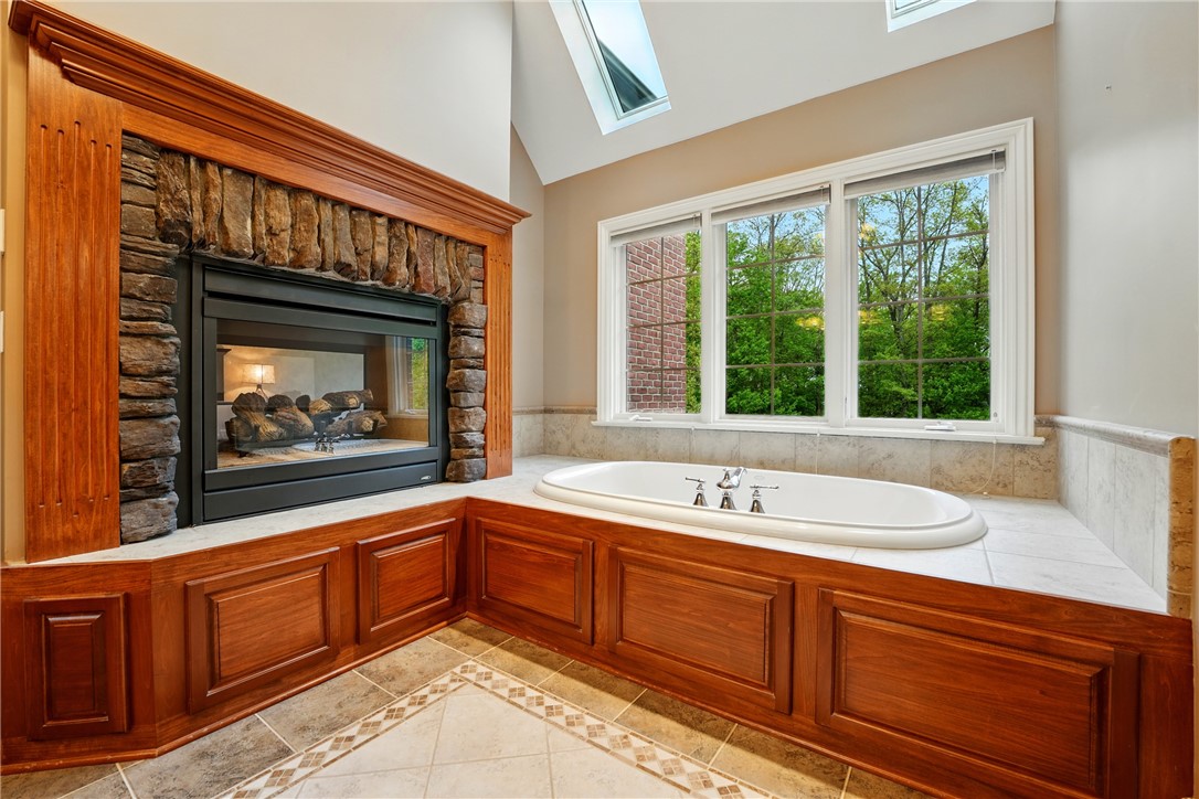 112 Mirage Drive