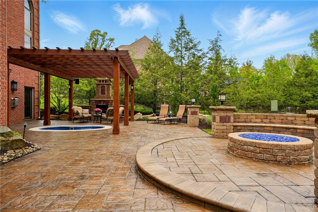 112 Mirage Drive