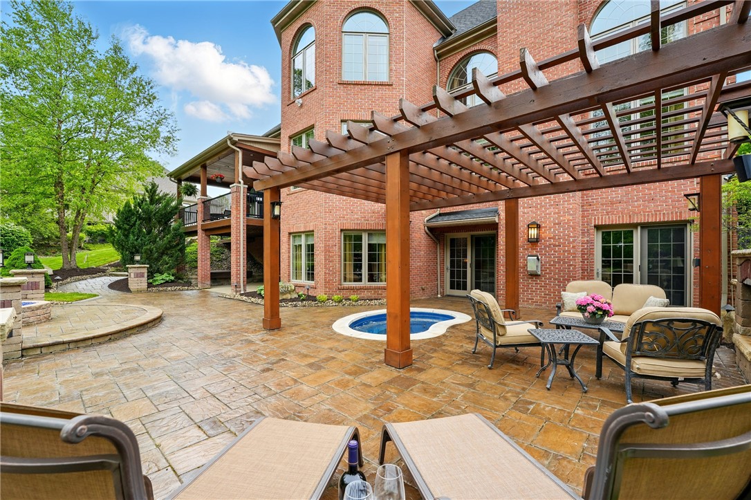 112 Mirage Drive