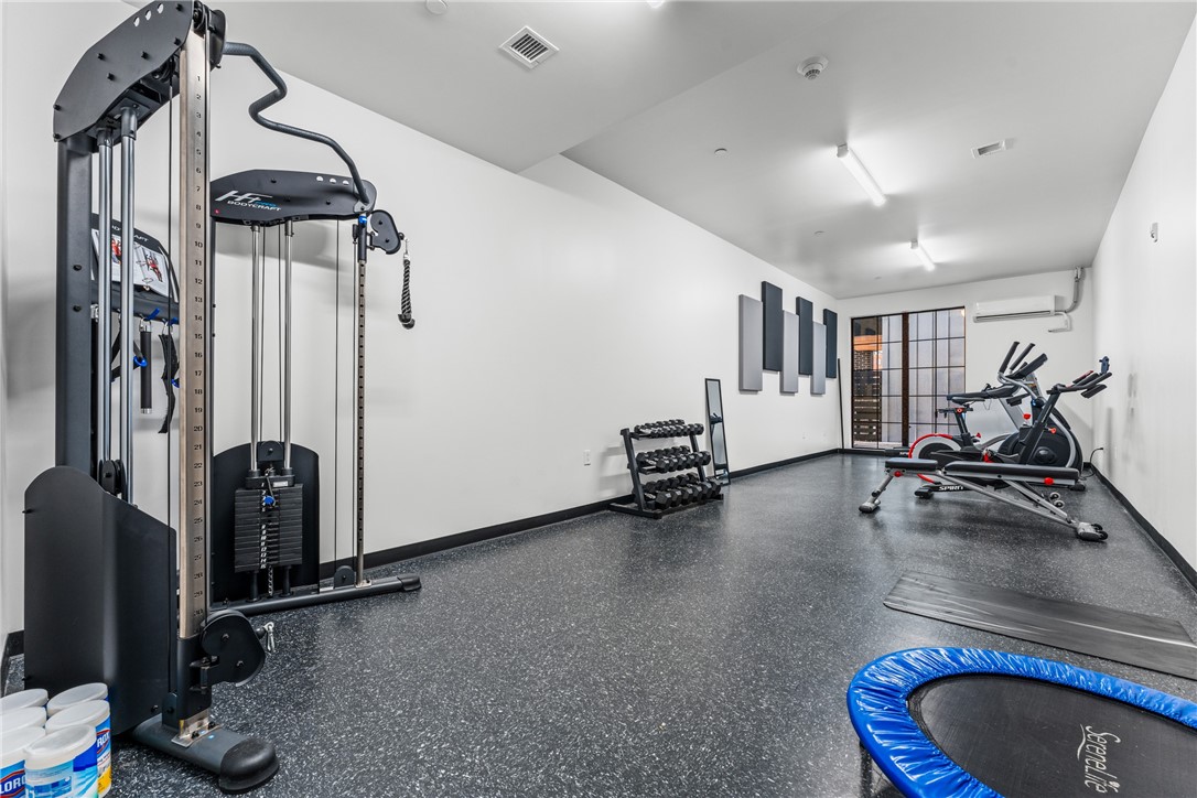 2635 Penn Avenue 201