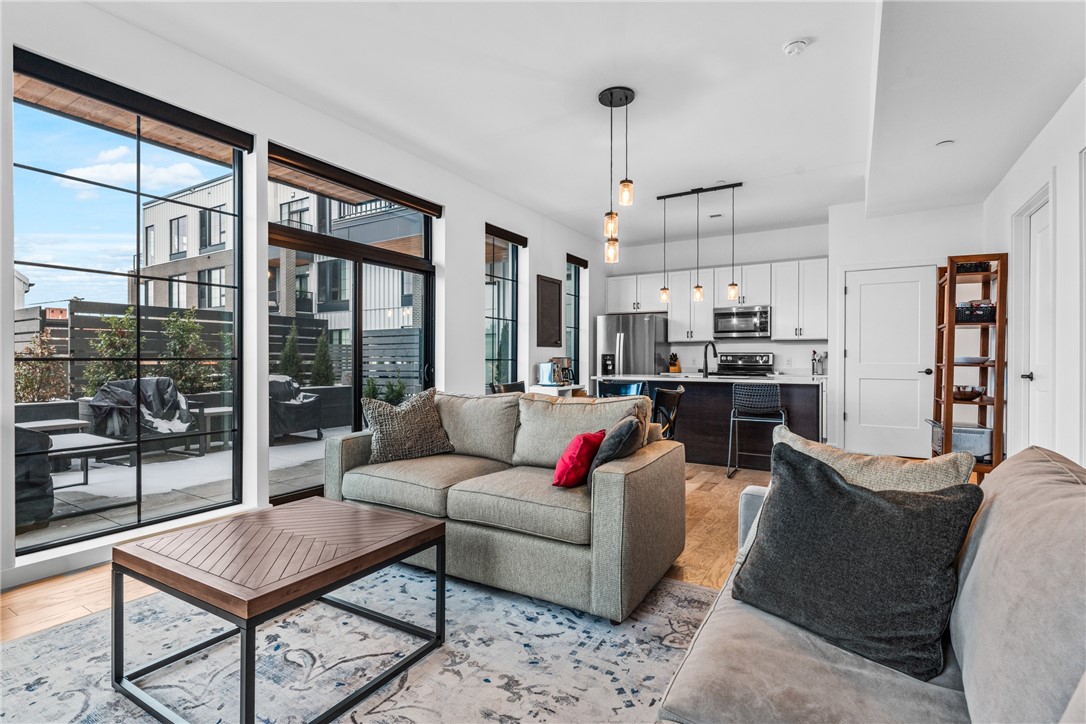 2635 Penn Avenue 201