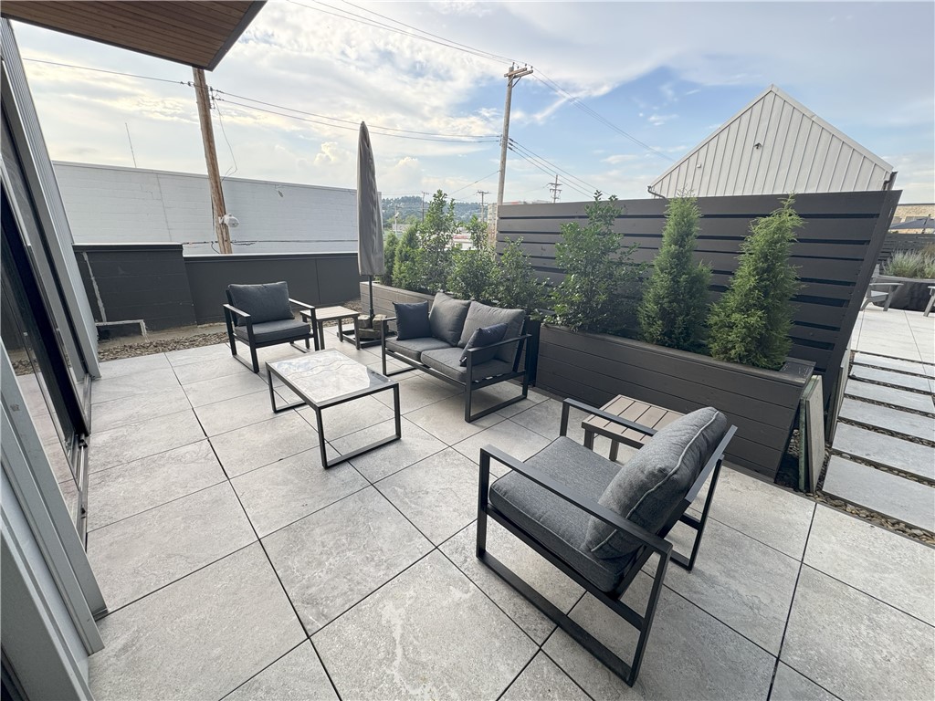 2635 Penn Avenue 201