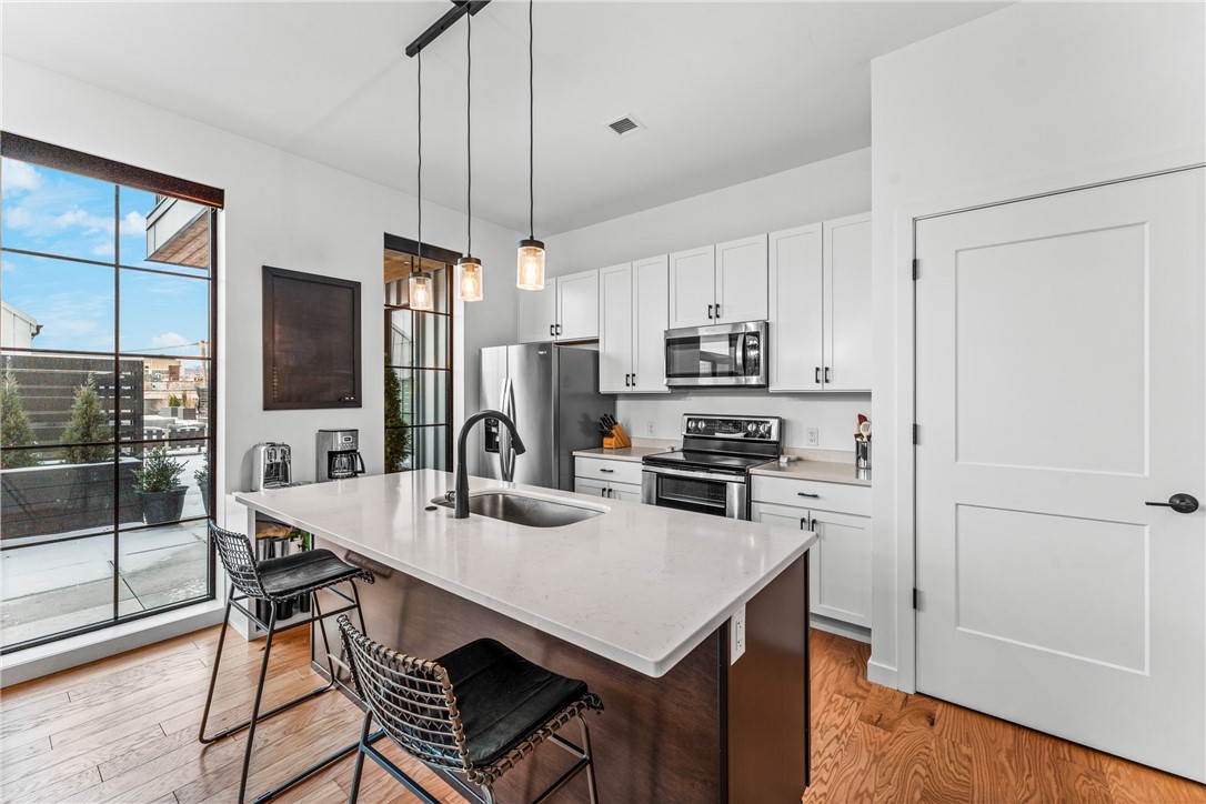 2635 Penn Avenue 201