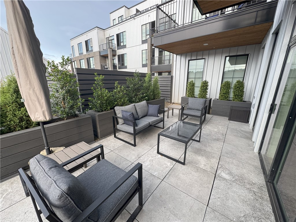 2635 Penn Avenue 201