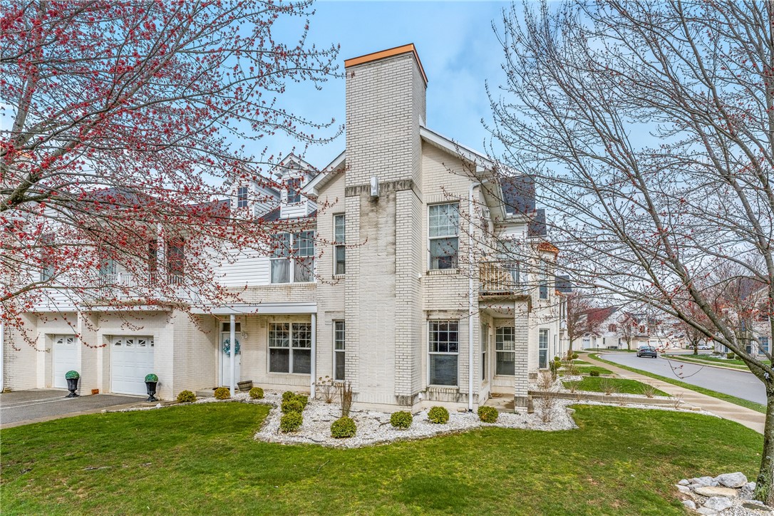 216 Adams Pointe Blvd 10
