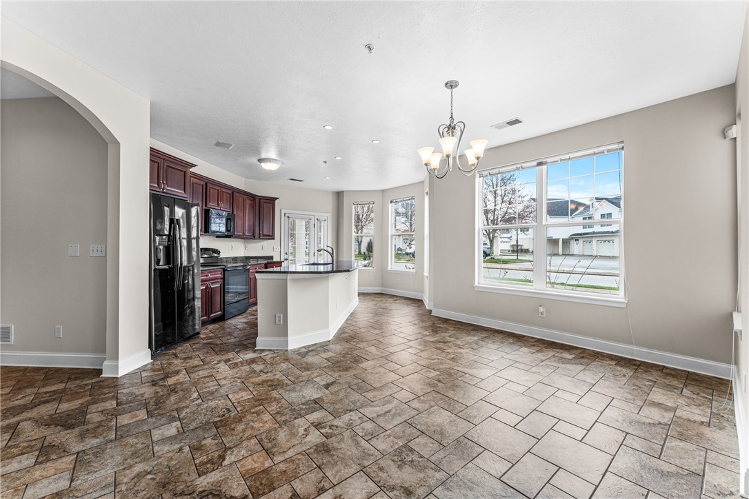 216 Adams Pointe Blvd 10