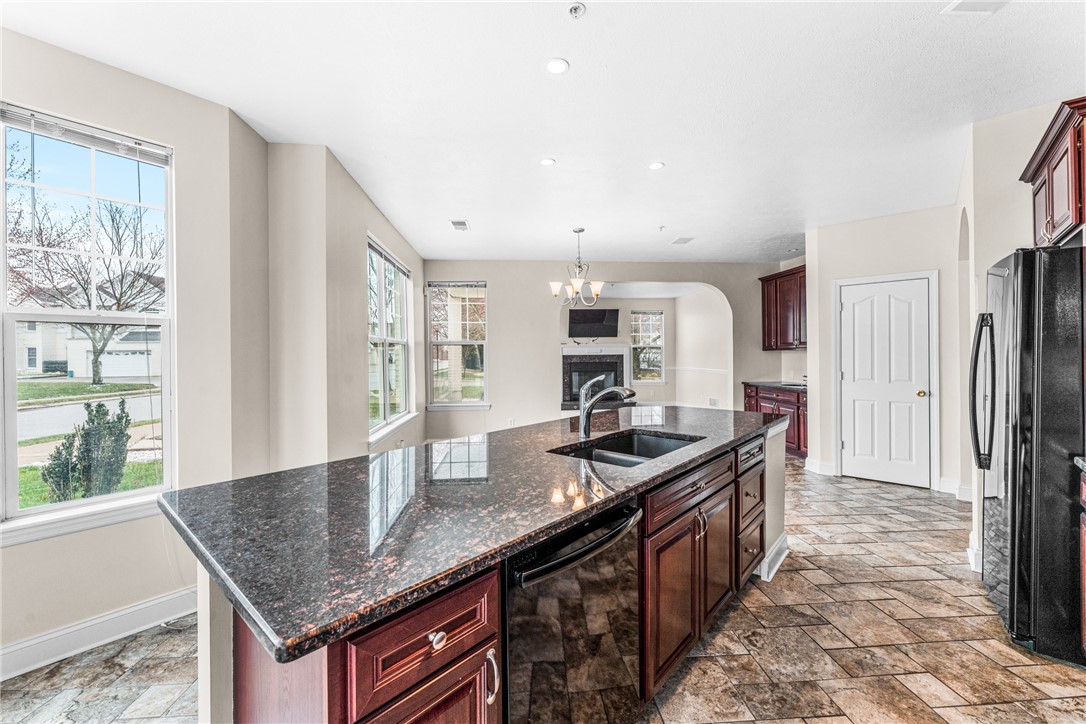 216 Adams Pointe Blvd 10