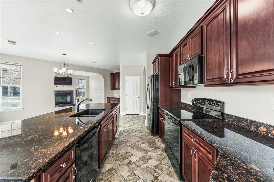 216 Adams Pointe Blvd 10