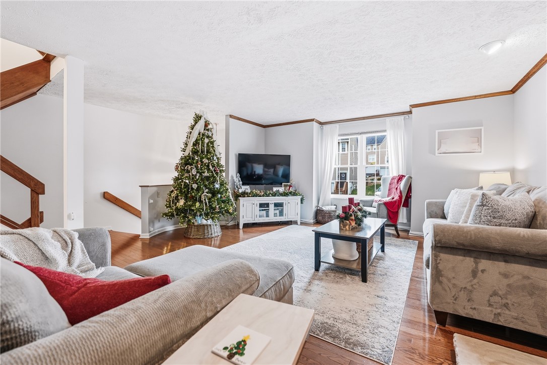 2657 Hunters Point Drive