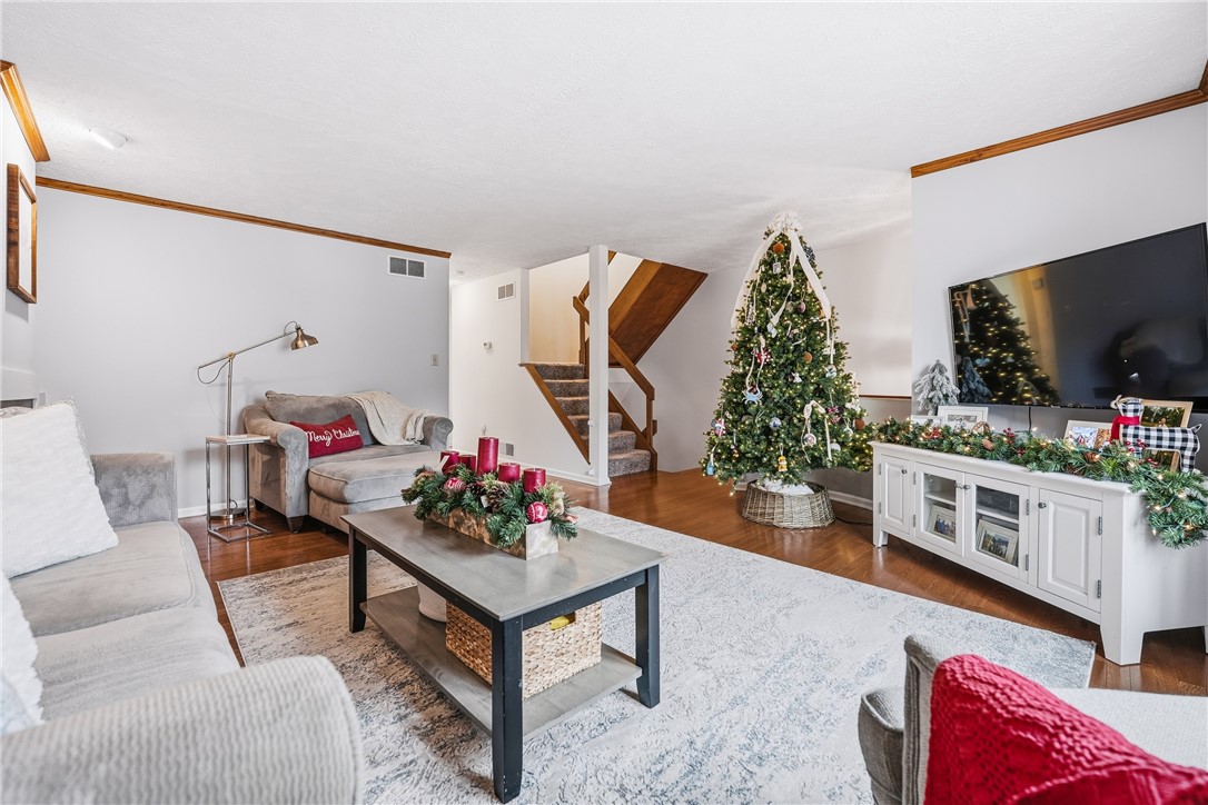 2657 Hunters Point Drive