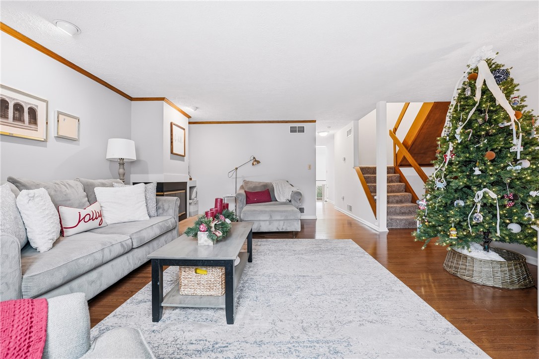 2657 Hunters Point Drive