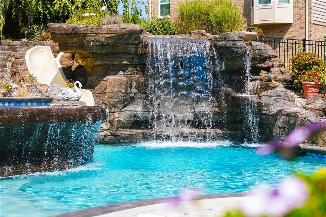 222 Taylor Ridge Lane