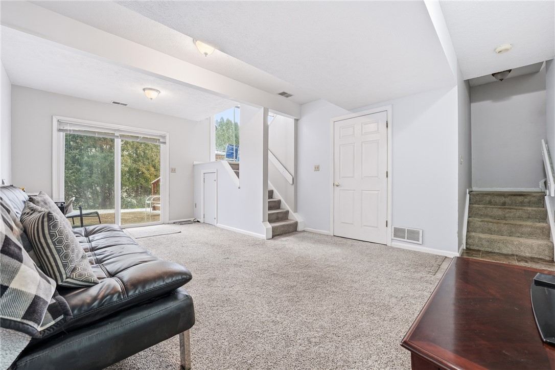 2671 Hunters Point Drive