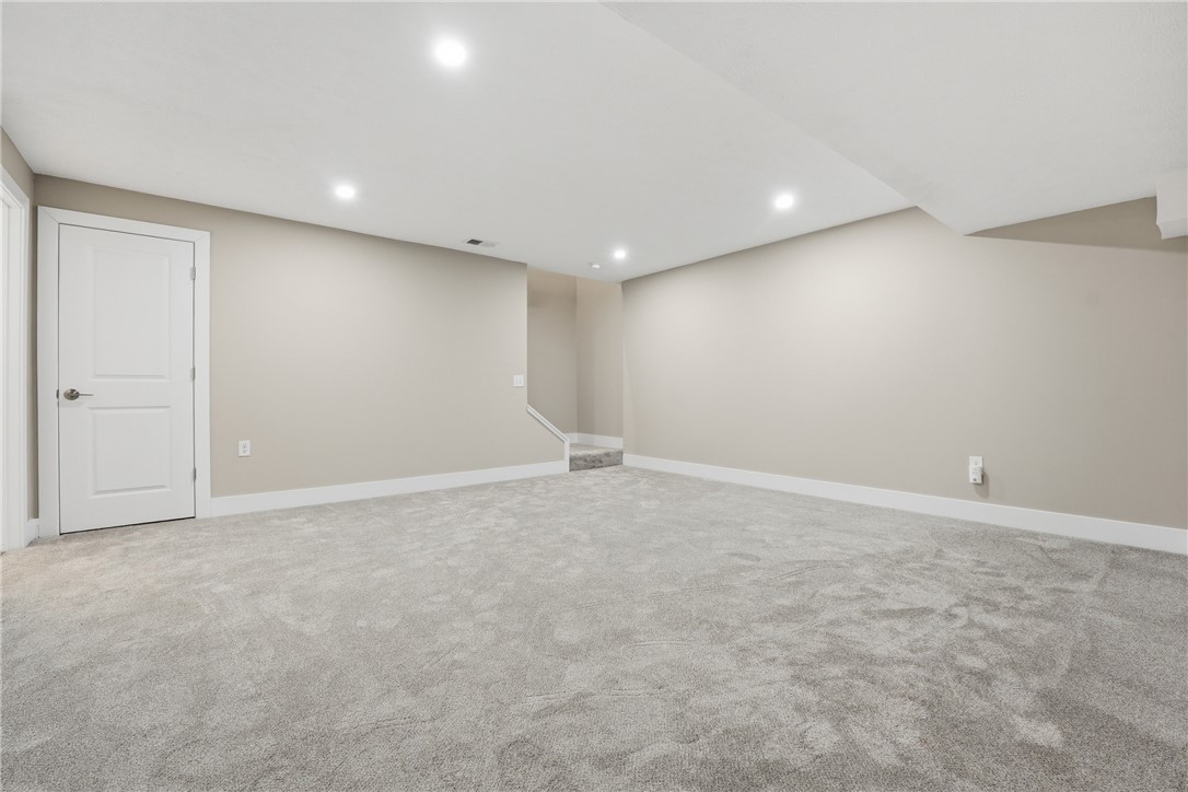 102 Bristlecone Ct