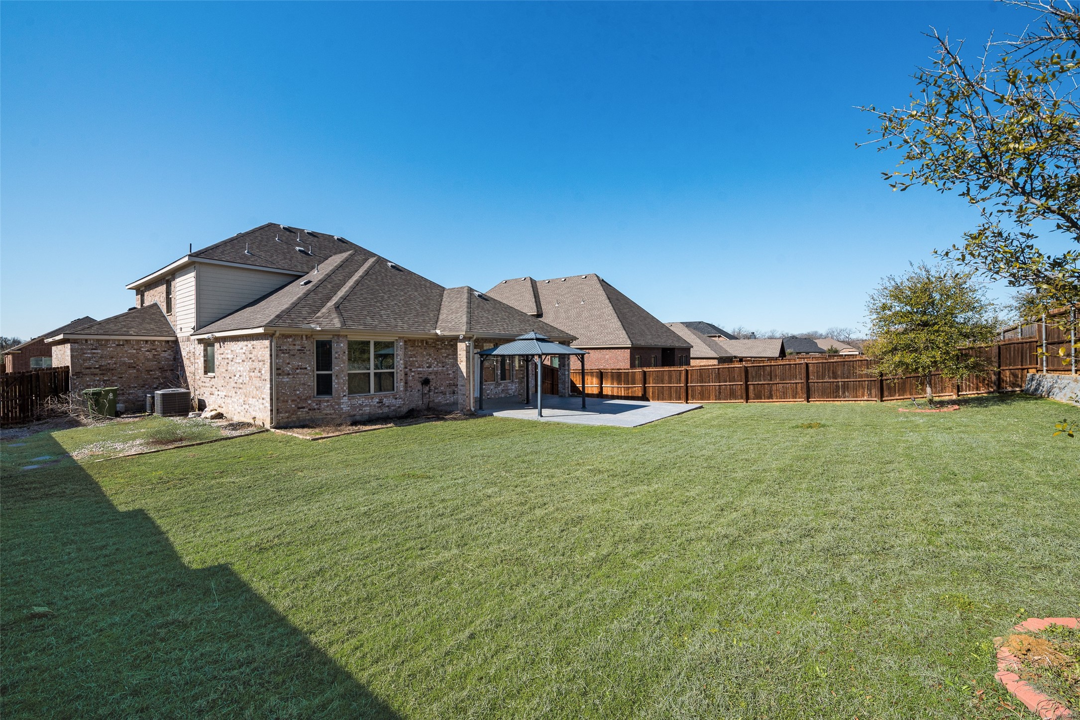 553 Lake Bluff Avenue