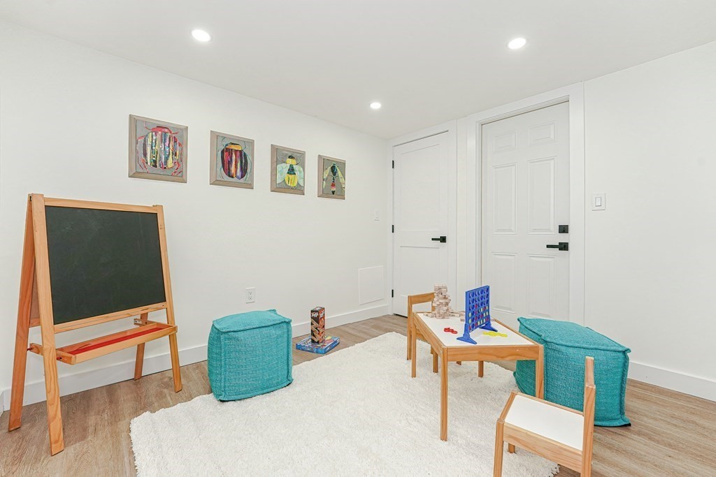 19 Magoun St # 1