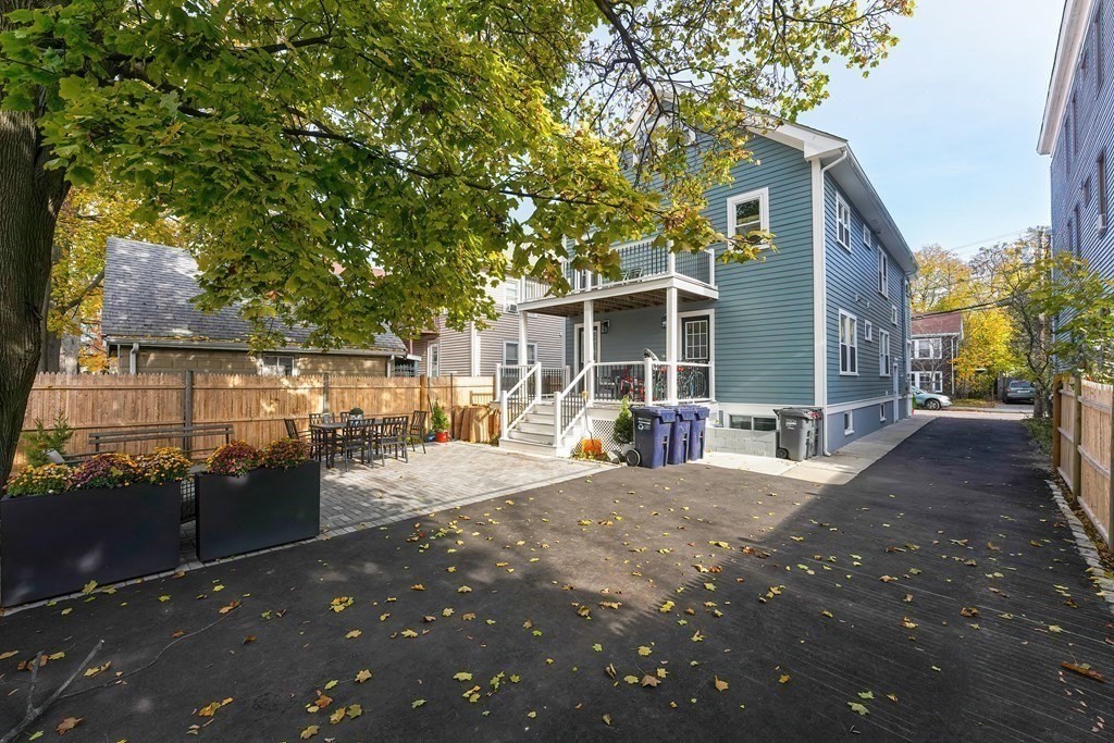 19 Magoun St # 1