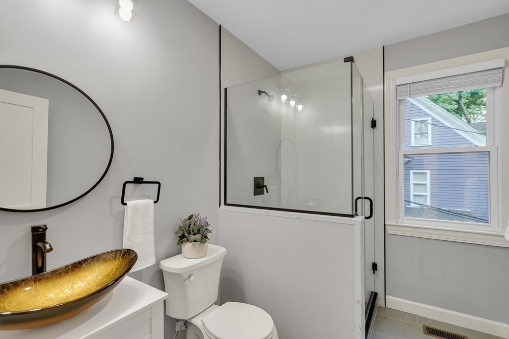 23 Sacramento Pl # 2
