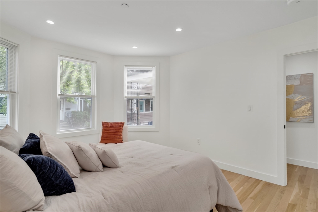 63 Oak St # 1