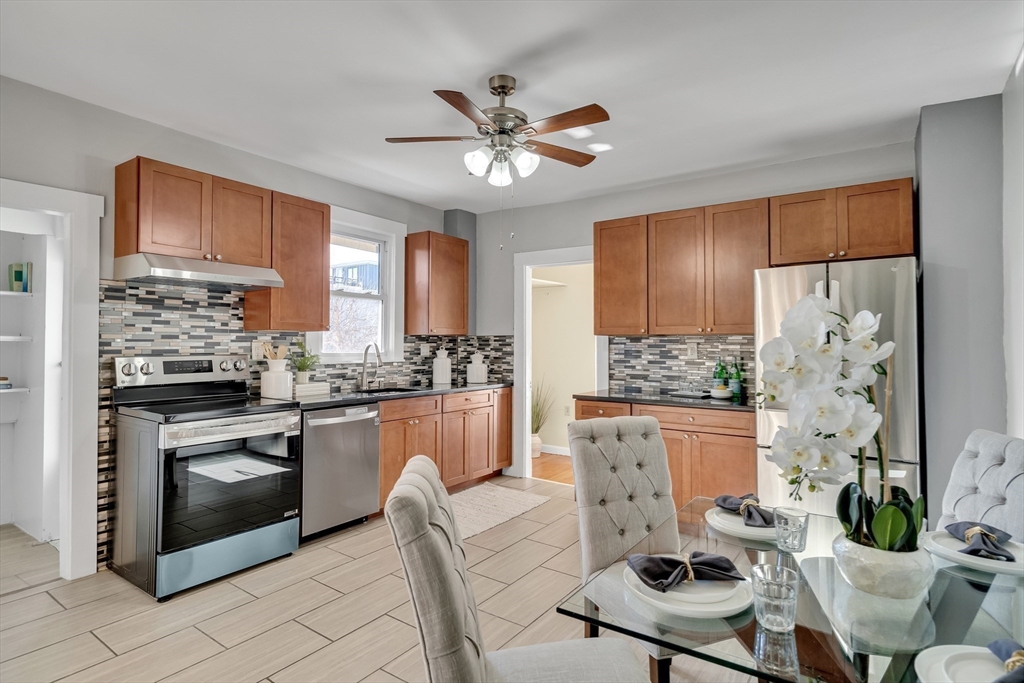 24 Oak St # 2