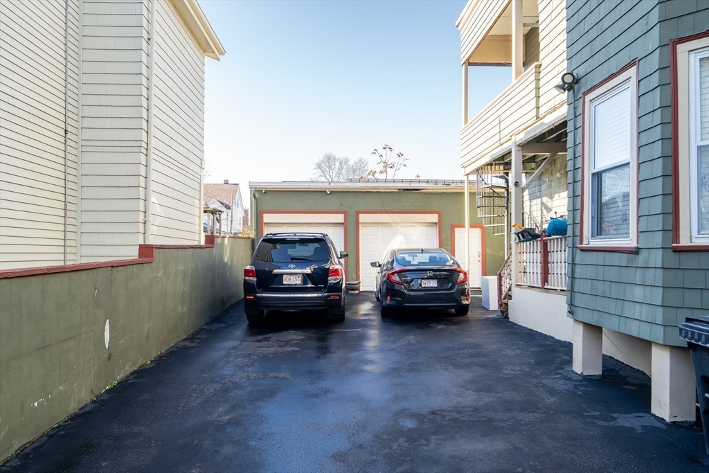 24 Oak St # 2