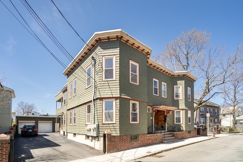 24-26 Oak St # 1 Unit: 24-1