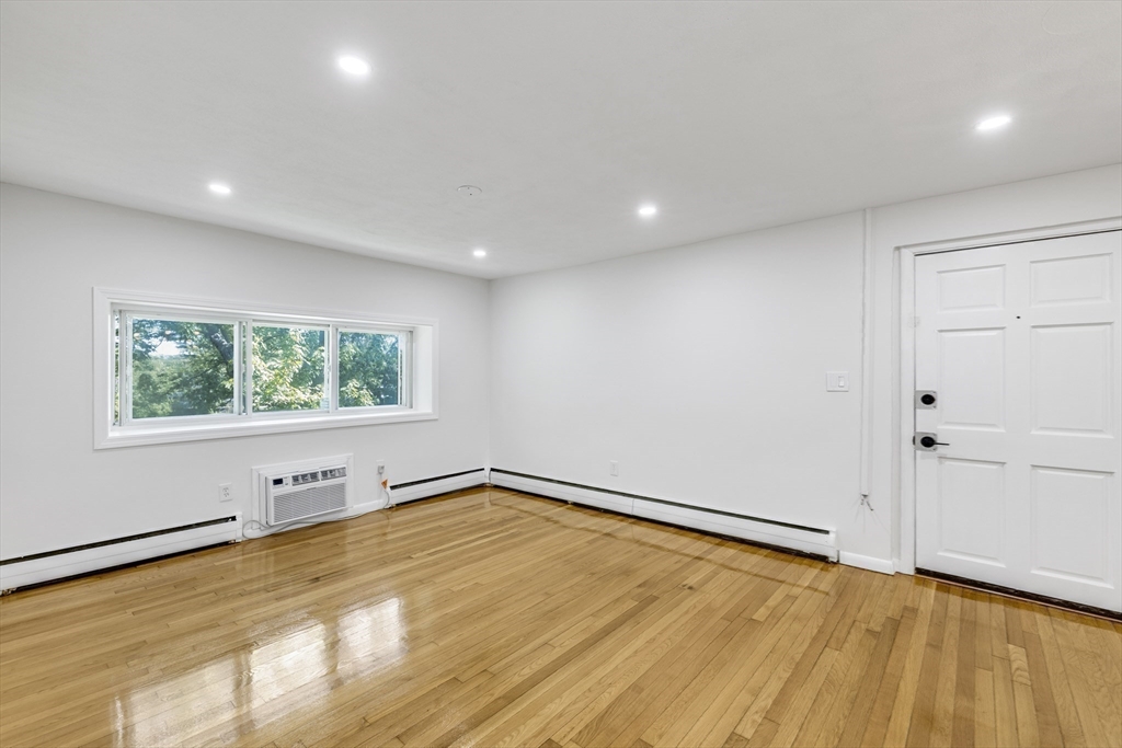 7 Oakcrest Rd # 9
