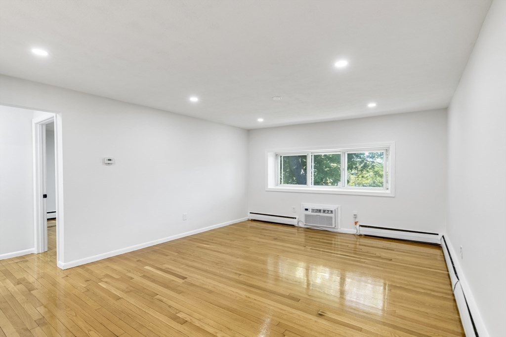 7 Oakcrest Rd # 9