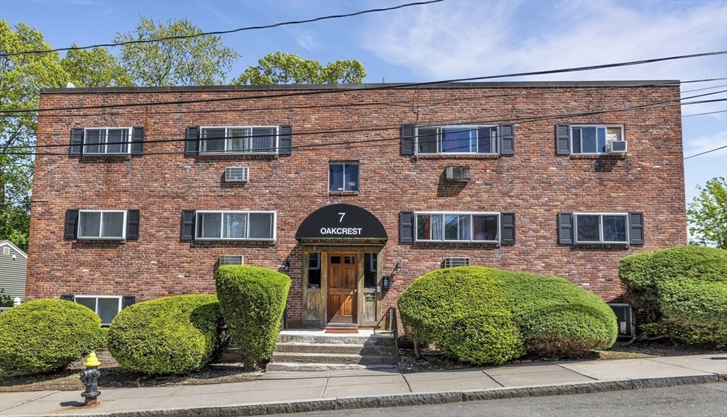 7 Oakcrest Rd # 9