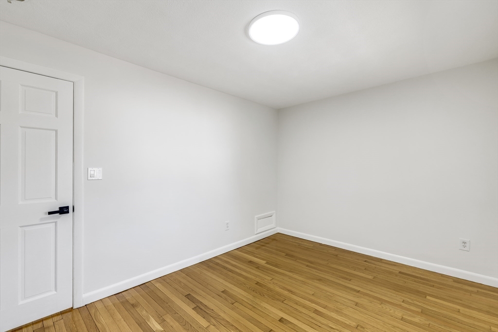 7 Oakcrest Rd # 9