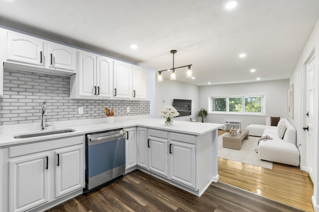 7 Oakcrest Rd # 9