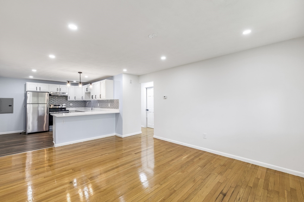 7 Oakcrest Rd # 9