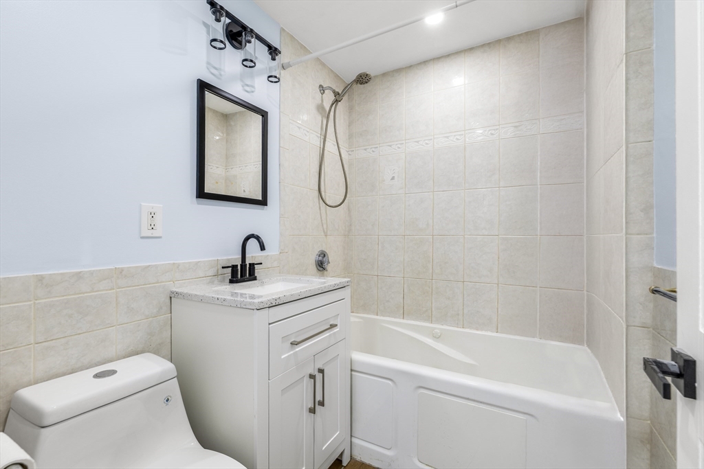 7 Oakcrest Rd # 9