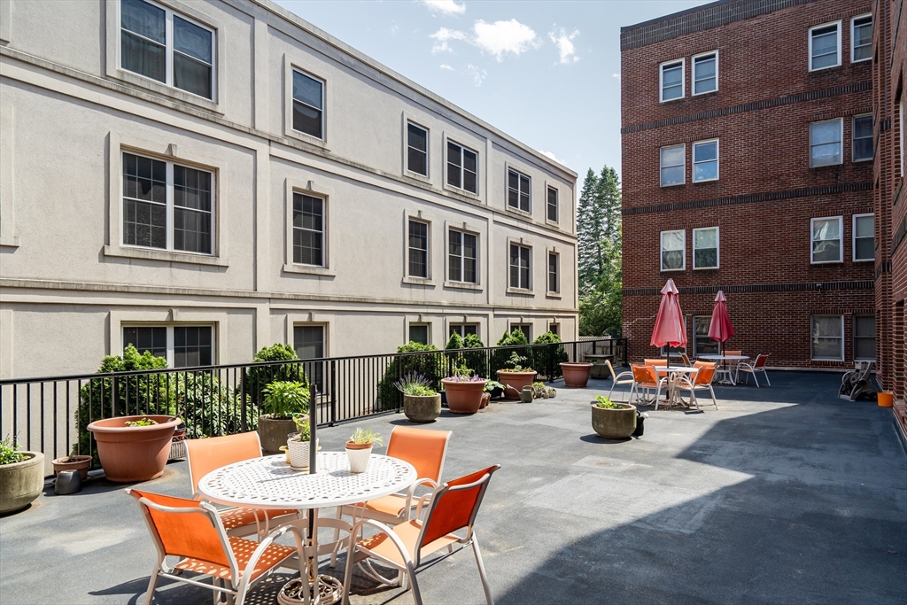 2456 Massachusetts Ave # 402
